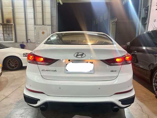 HYUNDAI現代 ELANTRA  第4張相片