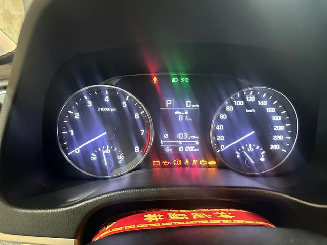 HYUNDAI現代 ELANTRA  第5張相片
