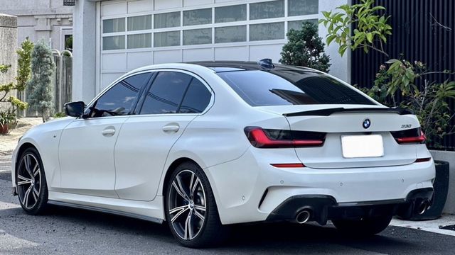 BMW寶馬 330I  第2張相片