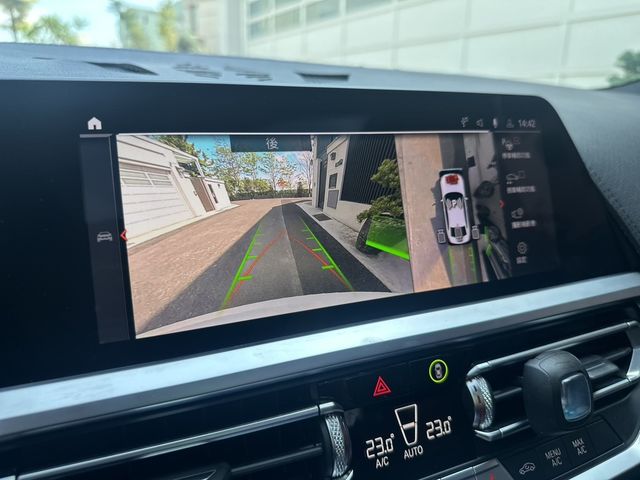 BMW寶馬 330I  第6張相片