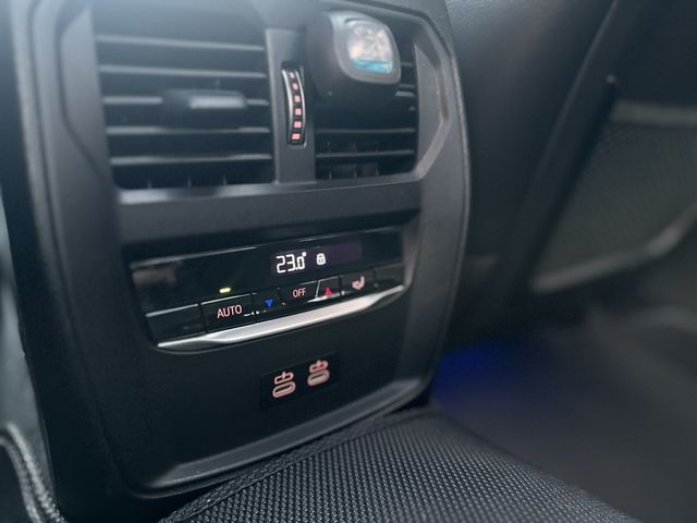 BMW寶馬 330I  第11張相片