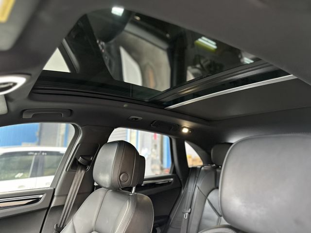 PORSCHE保時捷 MACAN  第9張相片