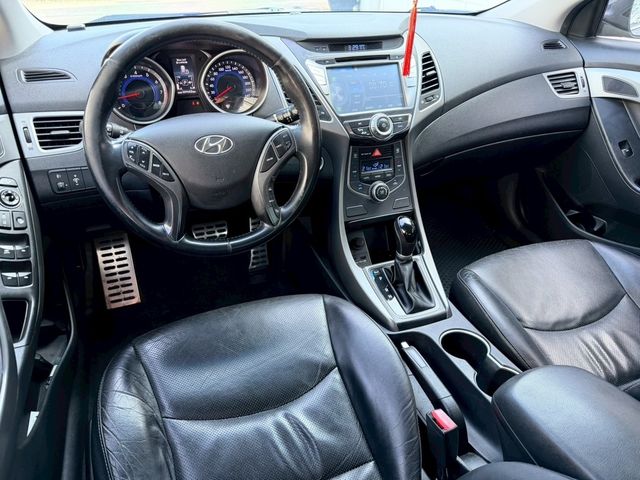 HYUNDAI現代 ELANTRA  第5張相片