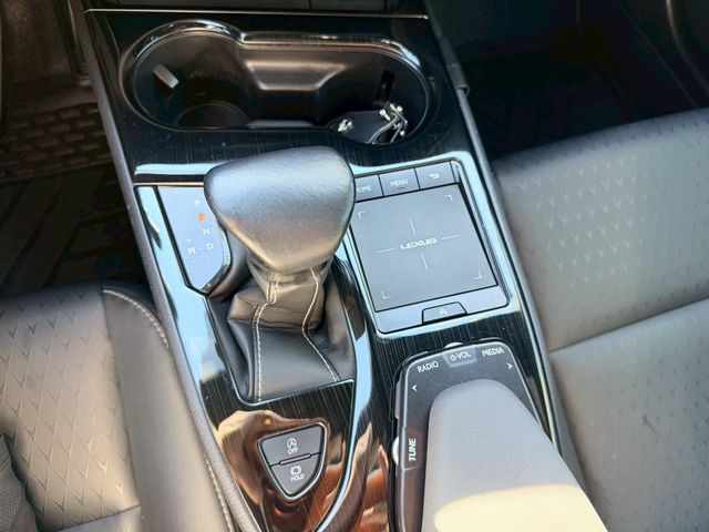 LEXUS凌志 UX200  第8張相片