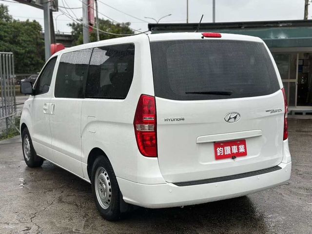 HYUNDAI現代 STAREX  第7張相片
