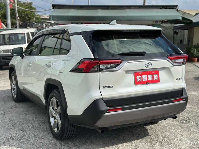 TOYOTA豐田 RAV4  第7張相片