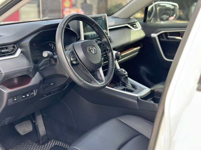 TOYOTA豐田 RAV4  第11張相片