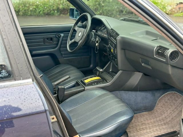 BMW寶馬 320I  第7張相片