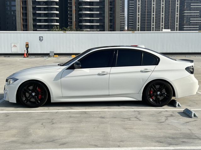 BMW寶馬 328I  第2張相片