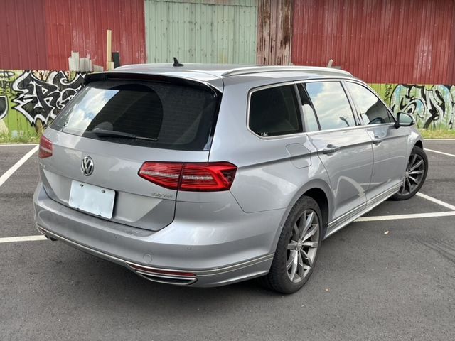 VOLKSWAGEN福斯 PASSAT VARIANT  第4張相片