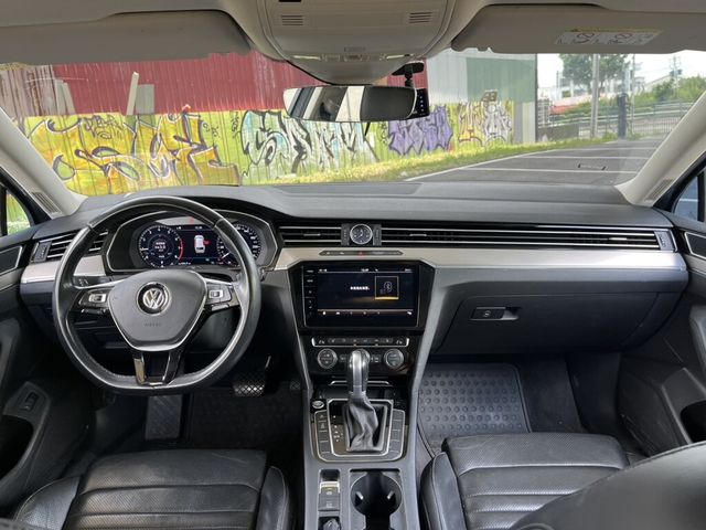 VOLKSWAGEN福斯 PASSAT VARIANT  第10張相片