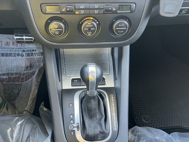 VOLKSWAGEN福斯 GOLF R32  第18張相片