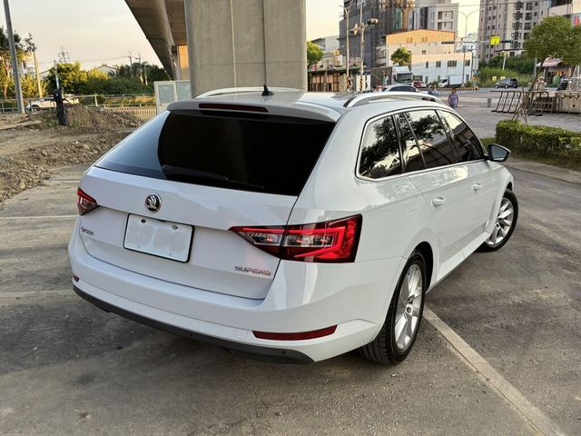 SKODA司科達 SUPERB COMBI  第4張相片