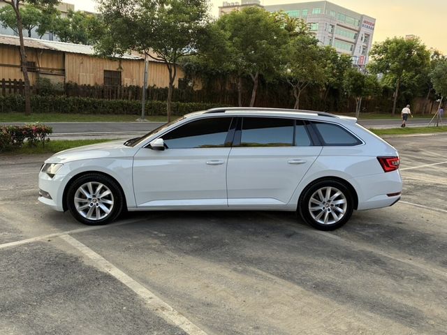 SKODA司科達 SUPERB COMBI  第8張相片
