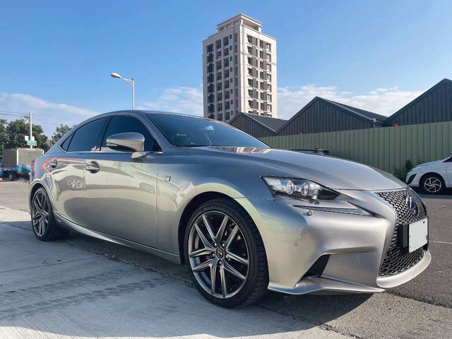 LEXUS凌志 IS 300  第3張相片