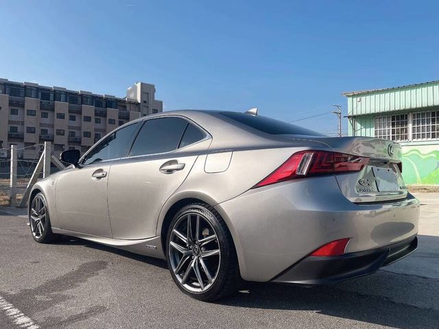 LEXUS凌志 IS 300  第5張相片