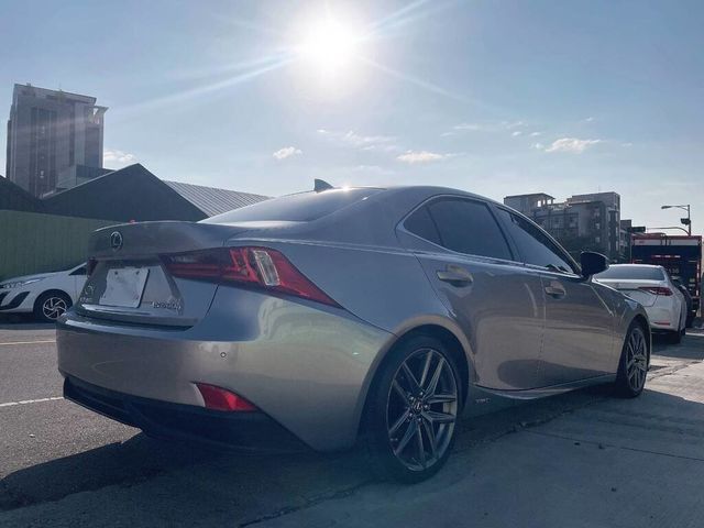 LEXUS凌志 IS 300  第7張相片