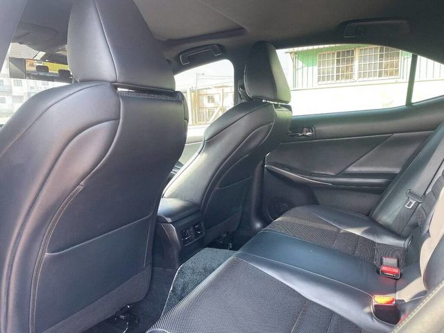 LEXUS凌志 IS 300  第13張相片