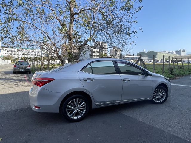 TOYOTA豐田 ALTIS  第3張相片