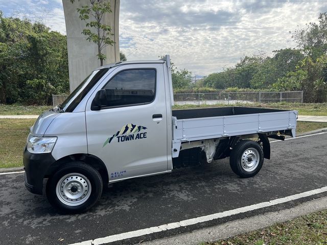 TOYOTA豐田 TOWN ACE  第1張相片