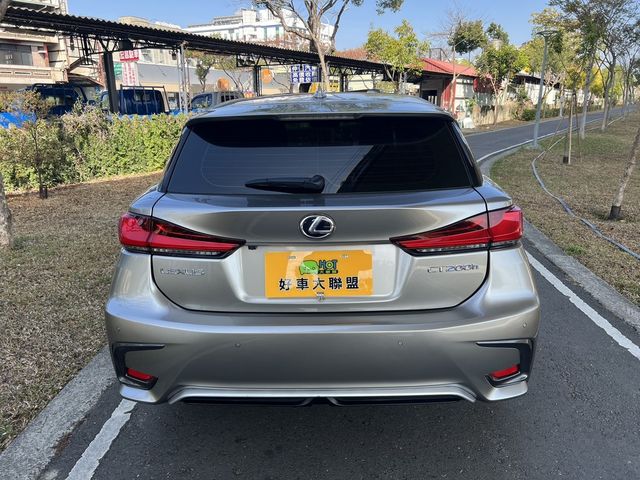 LEXUS凌志 CT200H  第3張相片