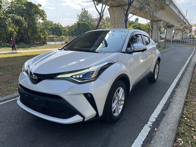 TOYOTA豐田 C-HR  第1張相片