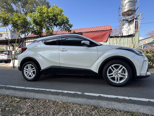 TOYOTA豐田 C-HR  第2張相片
