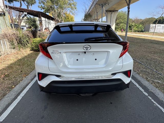 TOYOTA豐田 C-HR  第4張相片