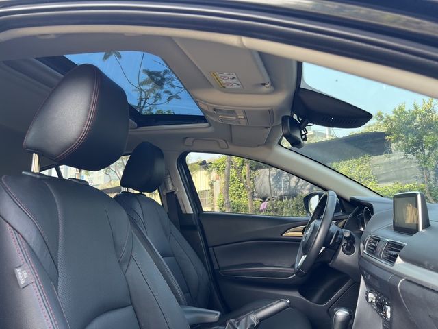 MAZDA馬自達 MAZDA 3  第7張相片