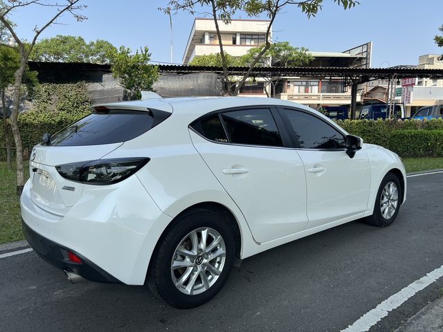 MAZDA馬自達 MAZDA 3  第5張相片