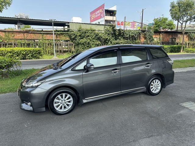 TOYOTA豐田 WISH  第2張相片