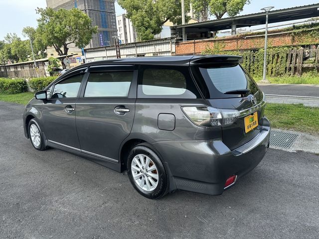 TOYOTA豐田 WISH  第3張相片