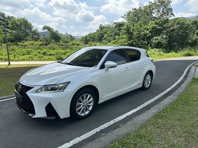 LEXUS凌志 CT200H  第1張相片
