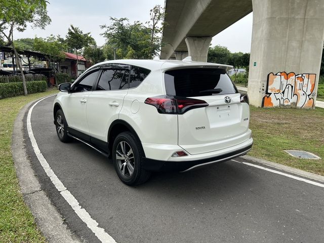 TOYOTA豐田 RAV4  第4張相片