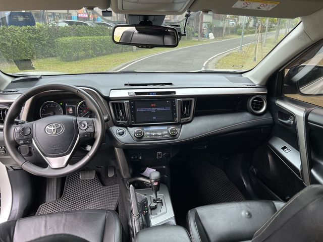 TOYOTA豐田 RAV4  第8張相片