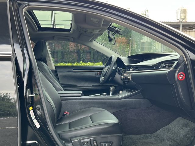 LEXUS凌志 ES250  第8張相片