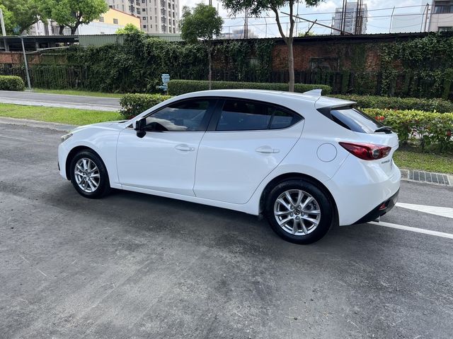 MAZDA馬自達 MAZDA 3  第5張相片