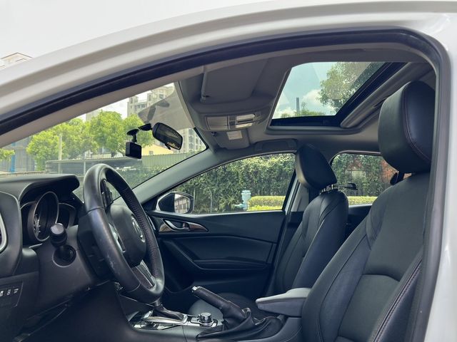 MAZDA馬自達 MAZDA 3  第8張相片