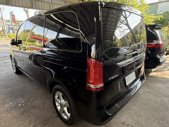 Mercedes-Benz/賓士 V220d  第3張相片