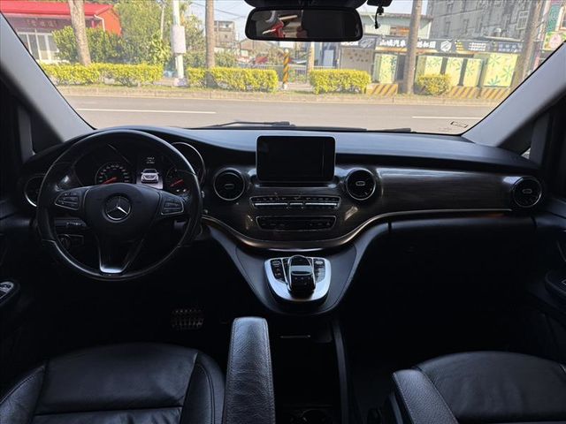 Mercedes-Benz/賓士 V220d  第6張相片