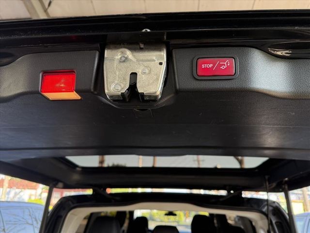 Mercedes-Benz/賓士 V220d  第10張相片