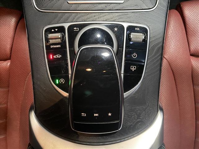 Mercedes-Benz/賓士 C300  第19張相片