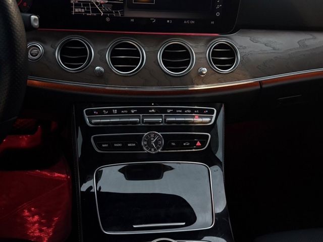 Mercedes-Benz/賓士 E-CLASS  第7張相片
