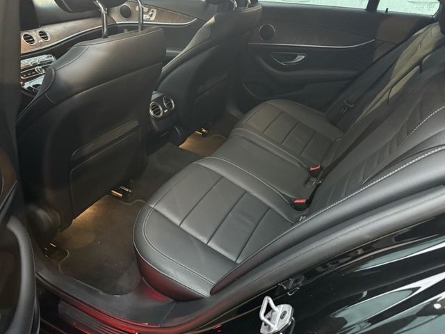 Mercedes-Benz/賓士 E-CLASS  第14張相片