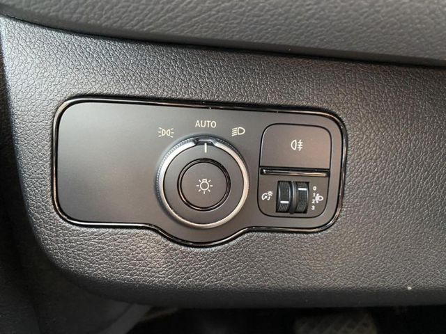 Mercedes-Benz/賓士 Sprinter   第13張相片