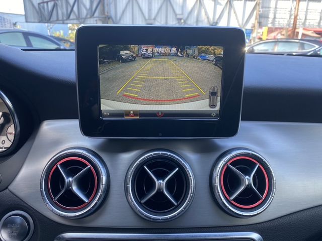 Mercedes-Benz/賓士 CLA250  第15張相片