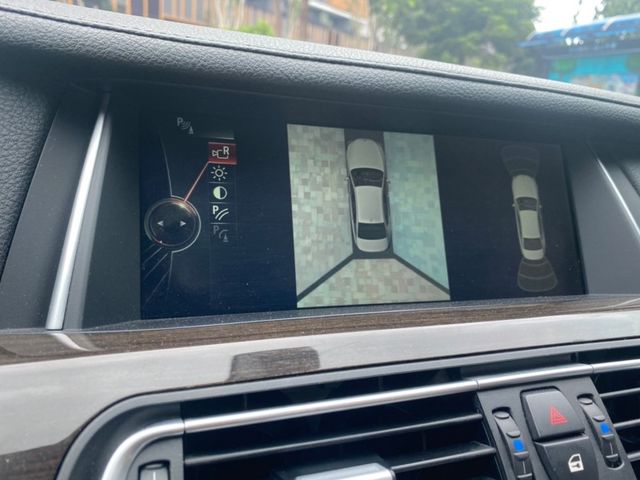 BMW/ 寶馬 ActiveHybrid 7L  第12張相片