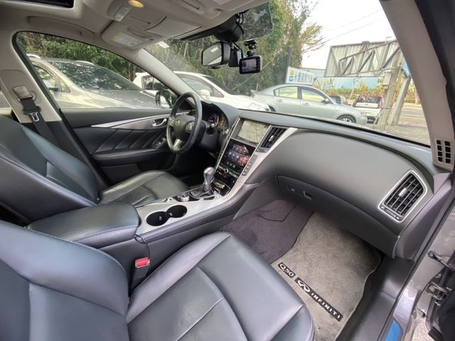 Infiniti Q50  第8張相片