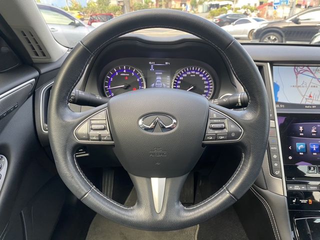 Infiniti Q50  第12張相片