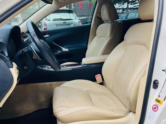 Lexus IS  第3張相片